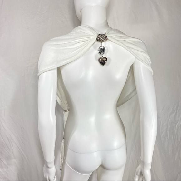 Versatile Crystal & Heart Embellished Shoulder Cover Wrap - Picture 6 of 9